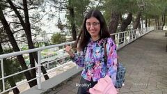 Reproduzir Cathop de rua se transforma em vigor: sexo áspero e facial nos óculos