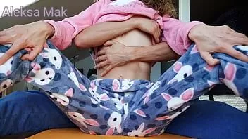 تشغيل مدرس اللغة الإنجليزية الخام والصلب اللمسات بلدي الثدي والكس بعد الحصة