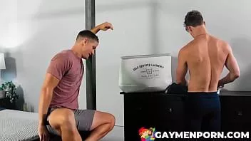 تشغيل براندون أندرسون يعلم فيليكس فوكس كيف يمارس الجنس