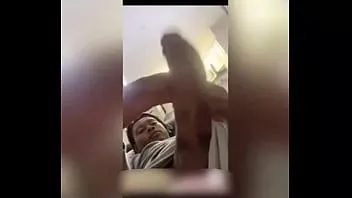Reproduzir Eu enfiei meu pau no sofá da minha irmã e você não acreditaria na reação dela (bonitodevan) (meusubkitty)