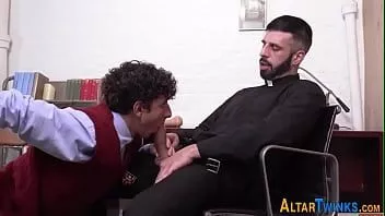 Riproduci Maturo prete cattolico sbatte alter twink