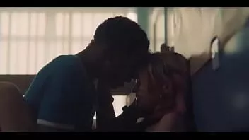 Afspelen Seksscènes uit series vertaald naar het Arabisch - seksuele voorlichting.s01.e04