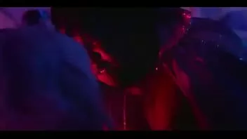 Oynat Arapçaya çevrilmiş dizilerden seks sahneleri - sex education.s01.e08