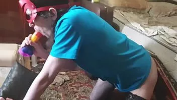 Oynat Crossdresser anal solo seks ile binicilik yapay penis