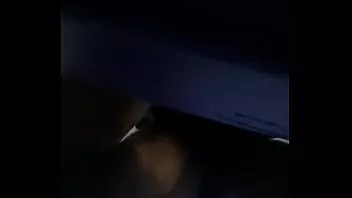 Reproducir Haciendo que esta bbw de chocolate se corra por la espalda