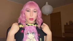 Afspelen Sissy-slet klaar voor dildo-spel: crossdressing tienertransformatie