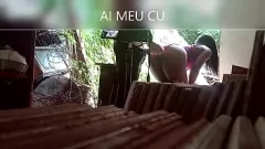 Afspelen Rondborstige tiener Morena gaat hardcore in interraciale gangbang
