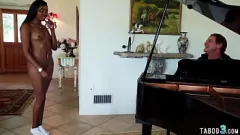 Reproduzir Desejo de tabu proibido da irmã adotiva Shae Spreadz com Big Dick