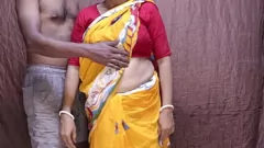 play Desi Milf în Saree este cremată de prietenii soțului în orgia sălbatică