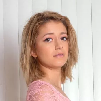 পর্নস্টার Izzy Bell