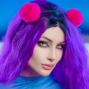 قناة Amber Hallibell